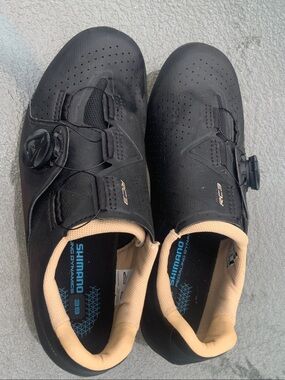 Shimano RC3 Black Cycling Shoes with Beige Collar